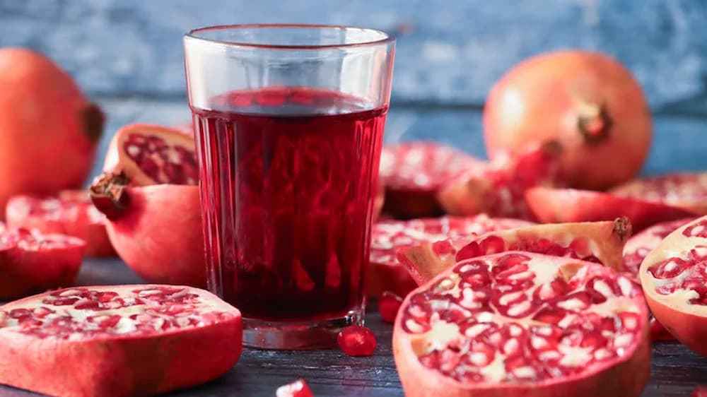 آبمیوه پاکتی انار مناسب میان وعده و پذیرایی یک نفره